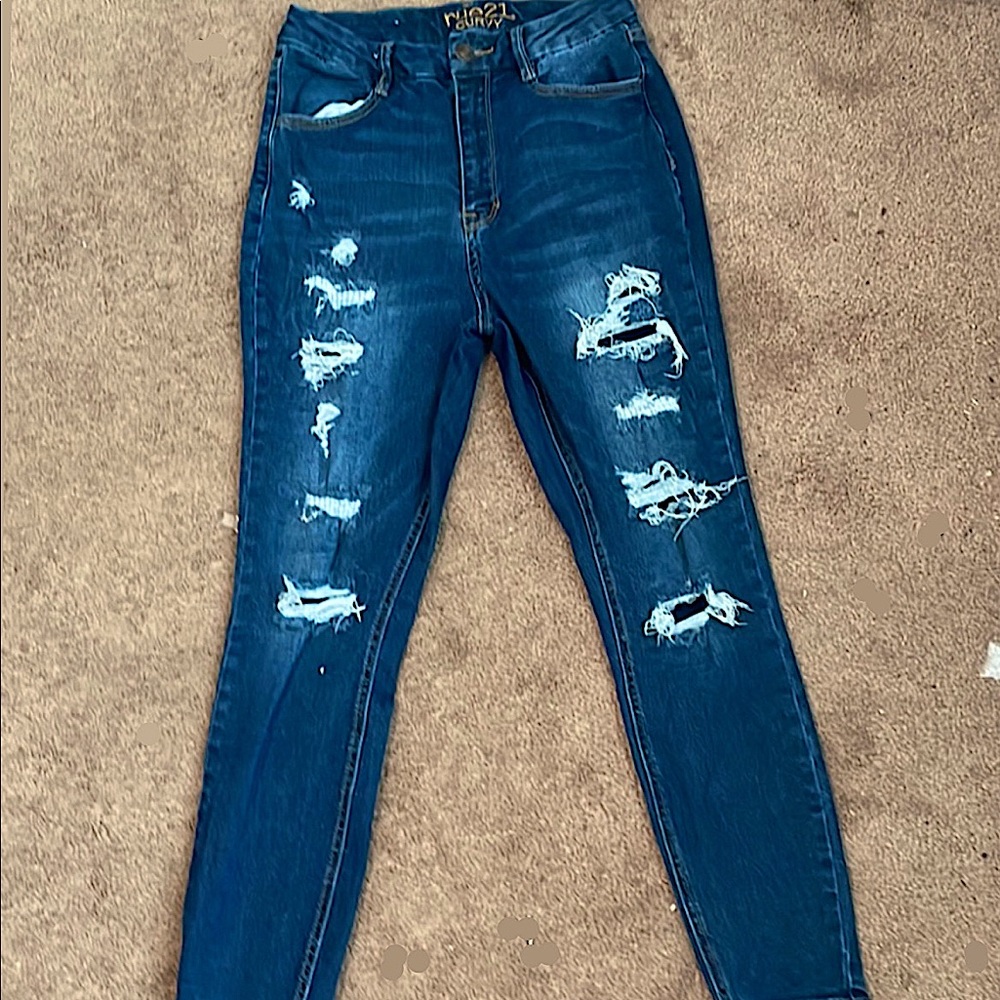 Ripped/distressed Blue Jeans